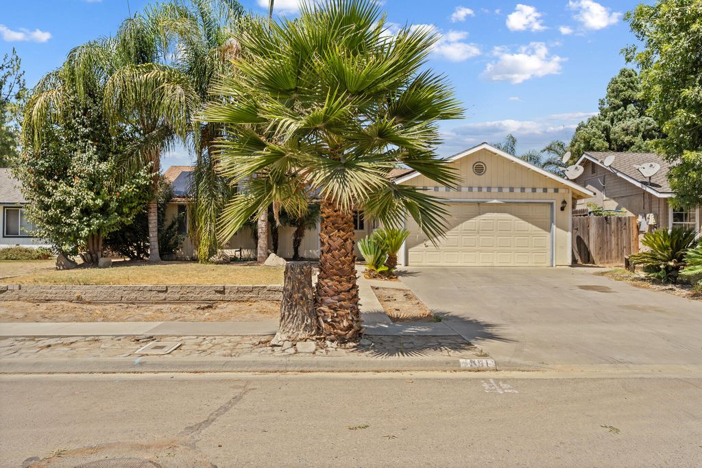1851 S Irwin Street, Tulare, CA 93274