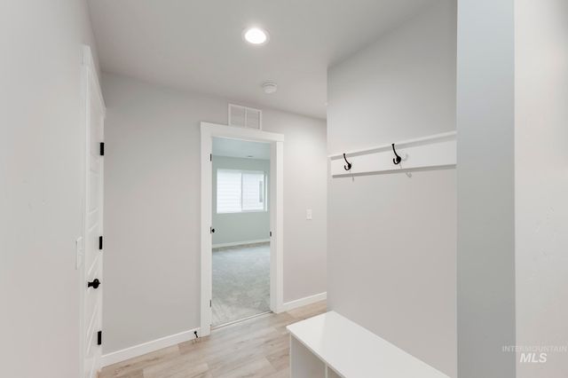 5197 E Open Canyon Dr, Nampa, ID 83687