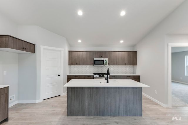5197 E Open Canyon Dr, Nampa, ID 83687