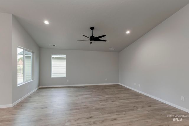 5197 E Open Canyon Dr, Nampa, ID 83687