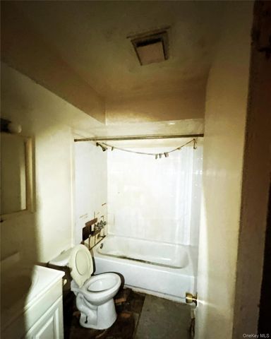 2453 Union Boulevard 27A, Islip, NY 11751