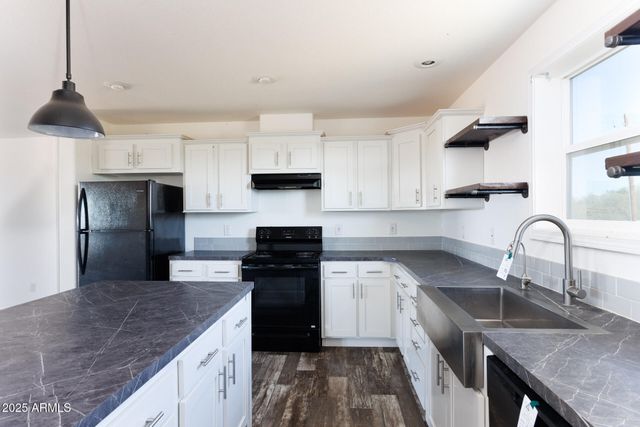 9713 S THORNTON Road, Casa Grande, AZ 85193