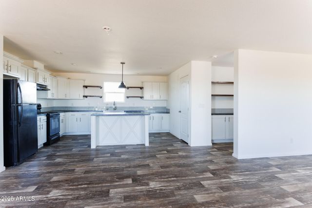 9713 S THORNTON Road, Casa Grande, AZ 85193