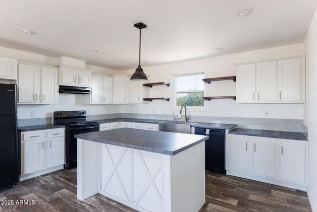 9713 S THORNTON Road, Casa Grande, AZ 85193