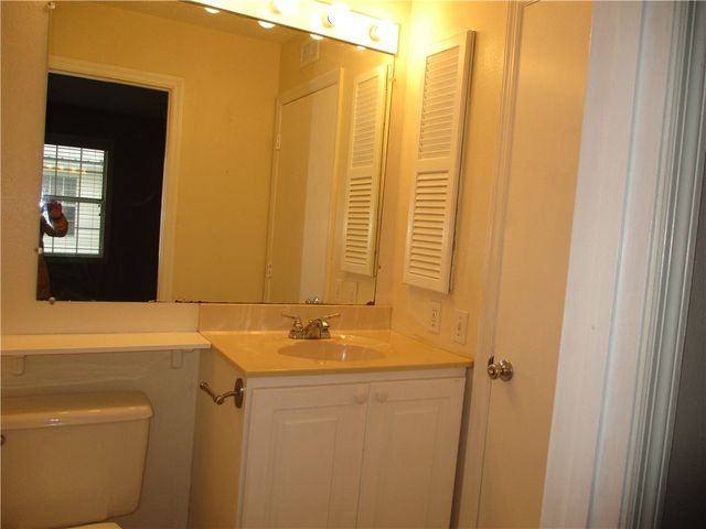 904 E Island Square Drive, St Simons Island, GA 31522