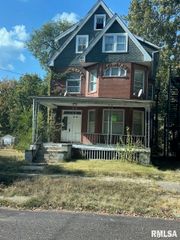 805 NE PERRY Avenue, Peoria, IL 61603