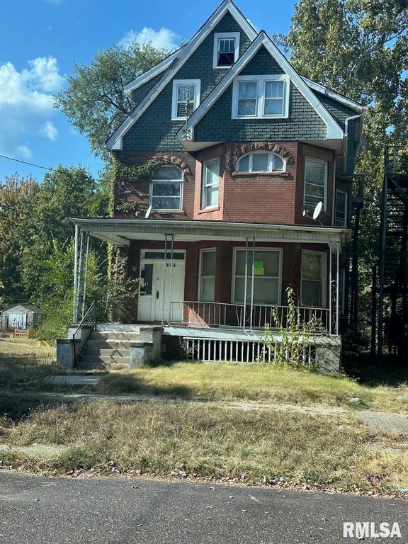 805 NE PERRY Avenue, Peoria, IL 61603