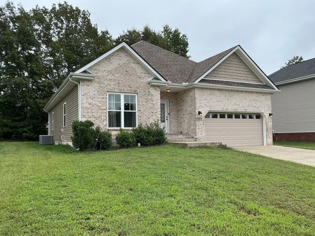 337 Chase Dr, Clarksville, TN 37043