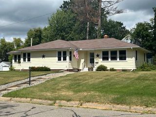 105 SW 3rd Street, Grand Rapids, MN 55744