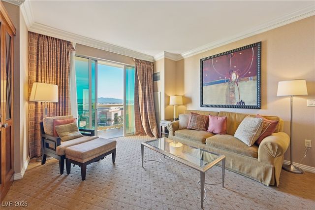 135 East Harmon Avenue 10714, Las Vegas, NV 89109