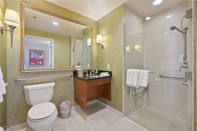 135 East Harmon Avenue 10714, Las Vegas, NV 89109