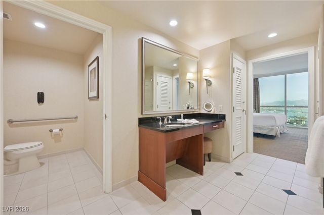 135 East Harmon Avenue 10714, Las Vegas, NV 89109