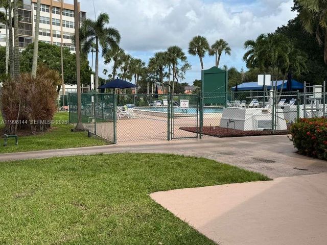 1200 Saint Charles Place 321, Pembroke Pines, FL 33026