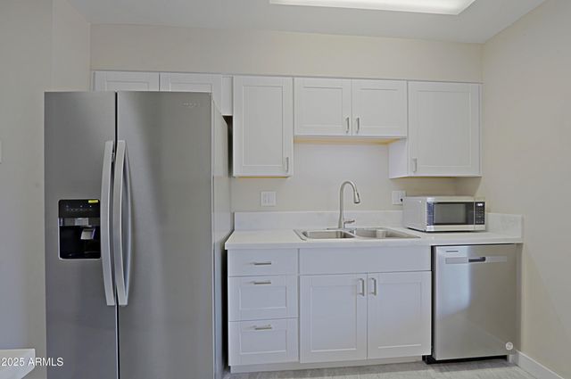 19831 N SIGNAL BUTTE Circle, Sun City, AZ 85373