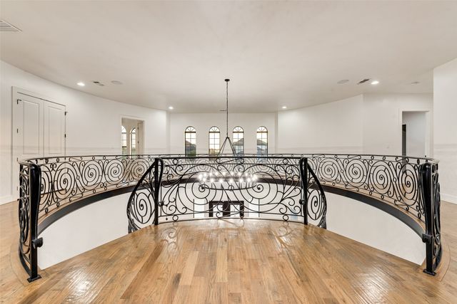 464 Breezeway Court, Cedar Hill, TX 75104