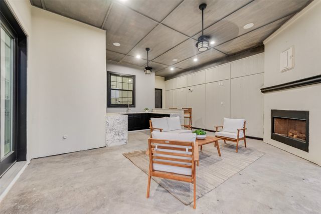 464 Breezeway Court, Cedar Hill, TX 75104