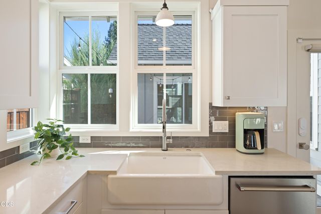 2765 NW High Lakes Loop, Bend, OR 97703