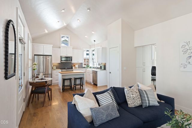 2765 NW High Lakes Loop, Bend, OR 97703