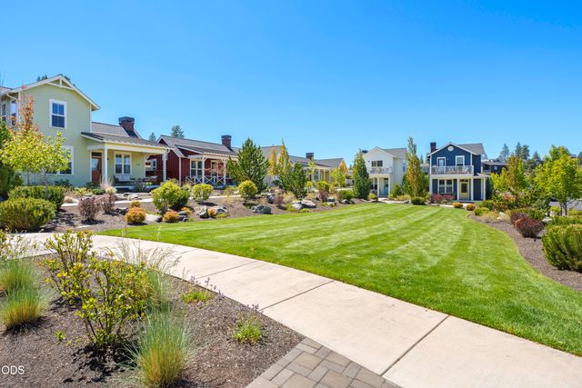 2765 NW High Lakes Loop, Bend, OR 97703