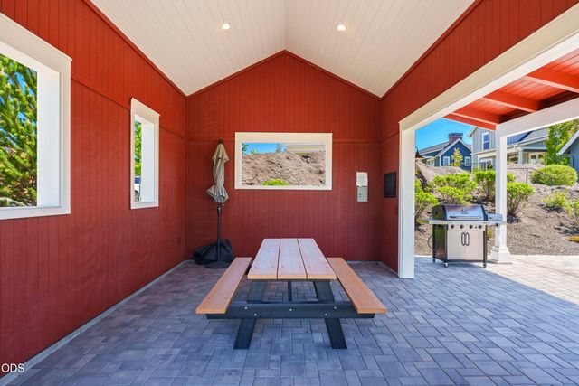 2765 NW High Lakes Loop, Bend, OR 97703