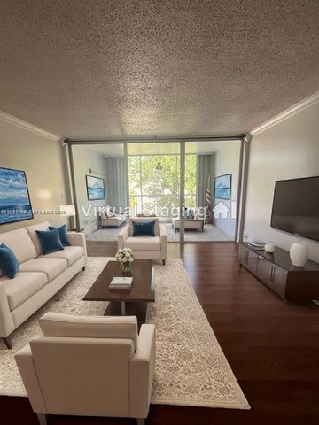 920 NE 199th St 4S, Miami, FL 33179
