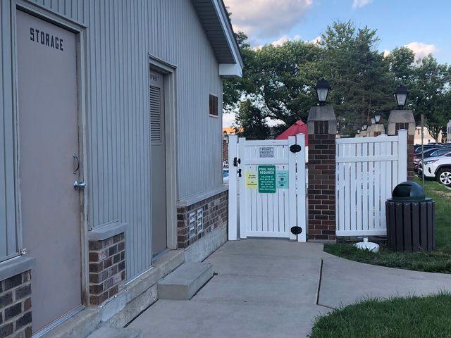 1556 Quaker Lane 174b, Prospect Heights, IL 60070