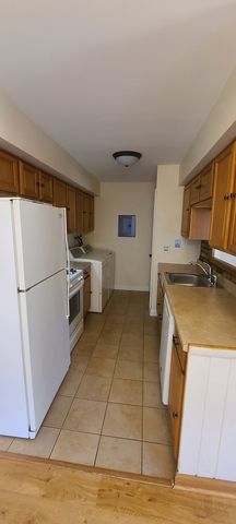 1556 Quaker Lane 174b, Prospect Heights, IL 60070