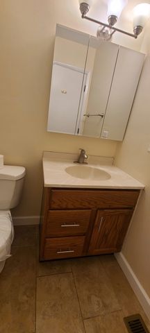 1556 Quaker Lane 174b, Prospect Heights, IL 60070