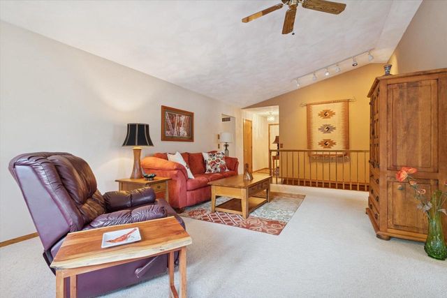 1520 Shannon Drive, Janesville, WI 53546