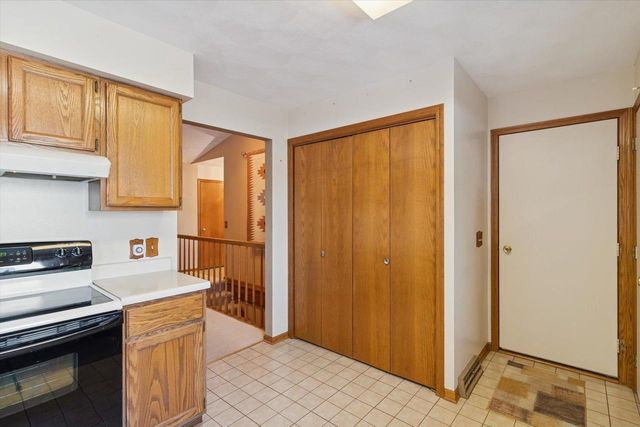 1520 Shannon Drive, Janesville, WI 53546