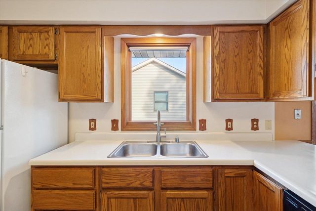 1520 Shannon Drive, Janesville, WI 53546