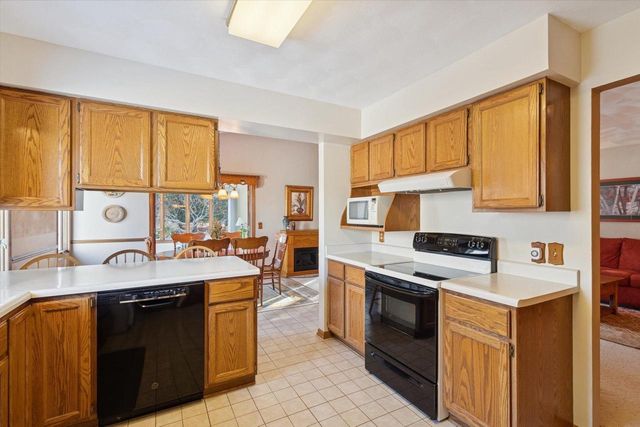 1520 Shannon Drive, Janesville, WI 53546