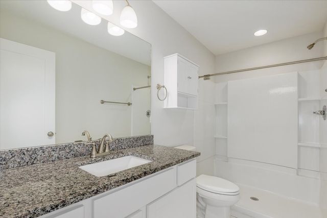 9651 Turnpoint Drive, West Des Moines, IA 50266