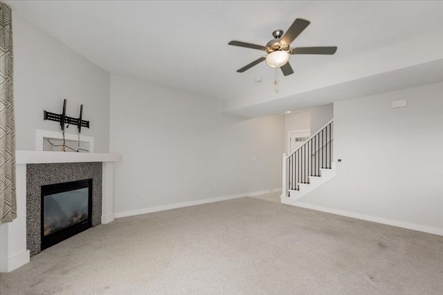 9651 Turnpoint Drive, West Des Moines, IA 50266