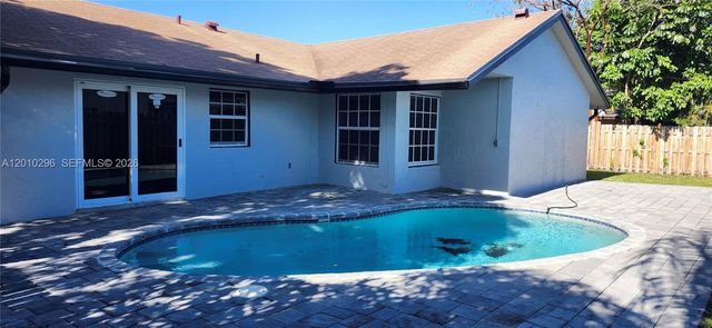 8120 SW 4th Ct, North Lauderdale, FL 33068