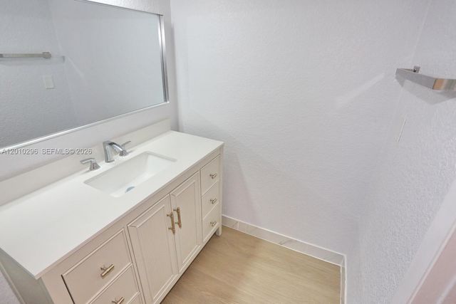 8120 SW 4th Ct, North Lauderdale, FL 33068