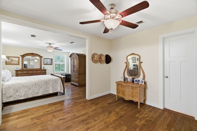 232 El Lago Road, Chico, TX 76431