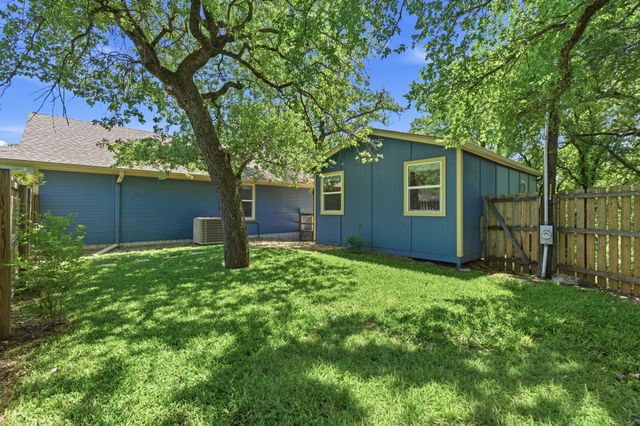 232 El Lago Road, Chico, TX 76431