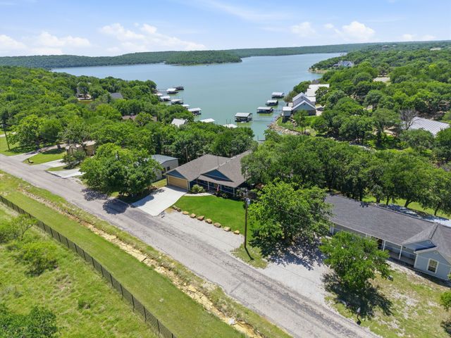 232 El Lago Road, Chico, TX 76431