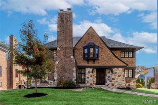 7744 Davis Drive, Clayton, MO 63105