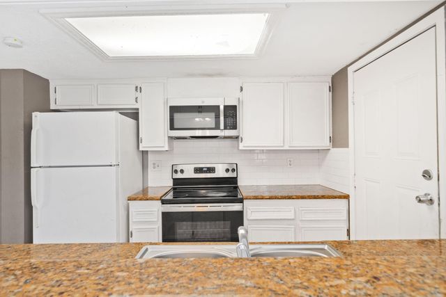 7716 Challie Lane 7716, Houston, TX 77088