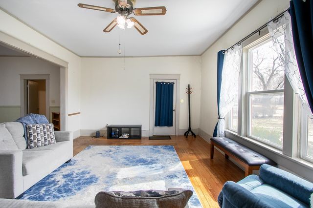 308 E 2nd St, Newton, KS 67114