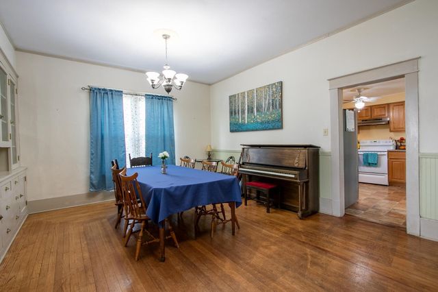 308 E 2nd St, Newton, KS 67114