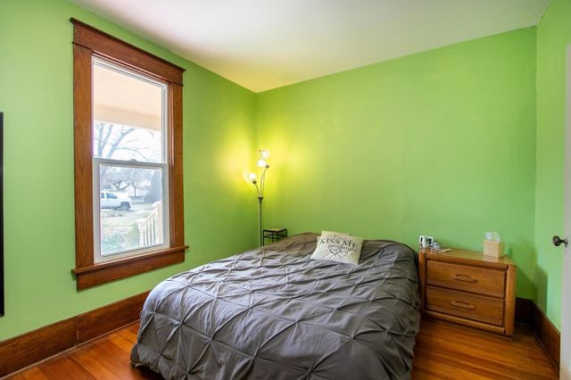 308 E 2nd St, Newton, KS 67114