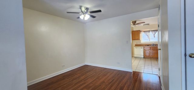 9422 Bay Colony Drive 2W, Des Plaines, IL 60016