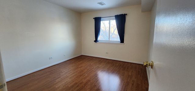 9422 Bay Colony Drive 2W, Des Plaines, IL 60016