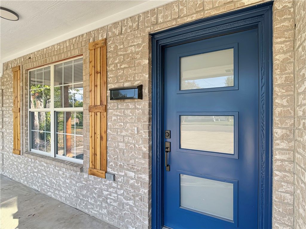 1105 West Davis Street, Hearne, TX 77859 — photo 3