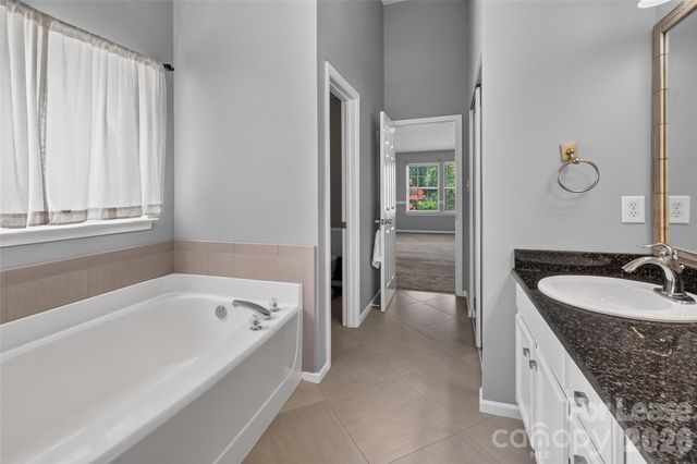 10745 Glenluce Avenue, Charlotte, NC 28213
