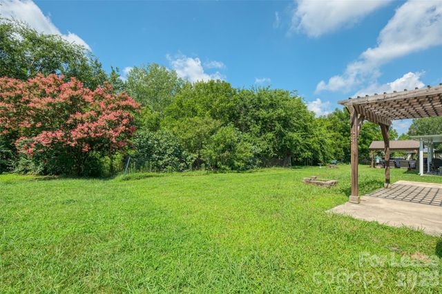10745 Glenluce Avenue, Charlotte, NC 28213
