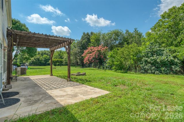 10745 Glenluce Avenue, Charlotte, NC 28213